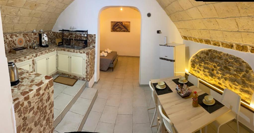 La Dimora Di Tonia Apartment เมซานเย ภายนอก รูปภาพ